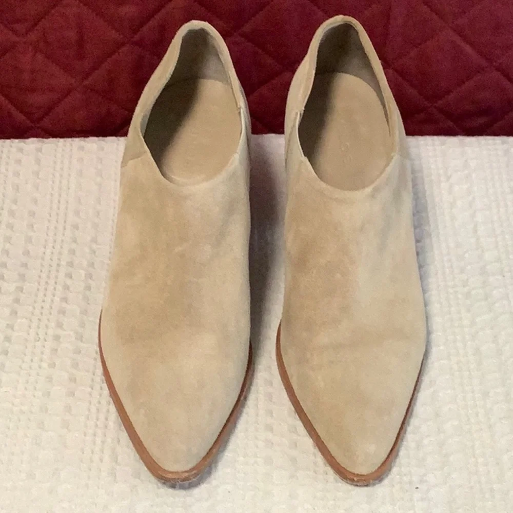 VINCE. Suede booties,size 8.5